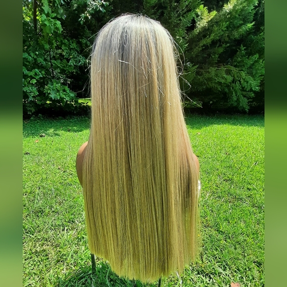 24 inches rooted Sandy blonde straigh5 blunt cut - Picture 12 of 17